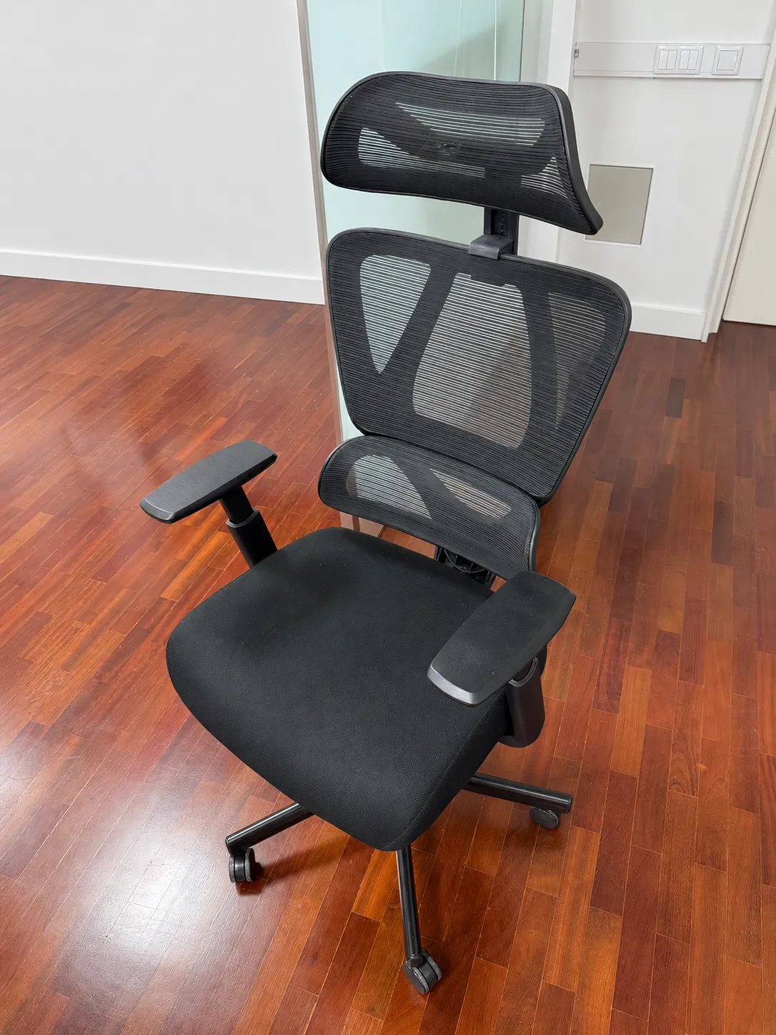 ProtoArc EC100 Ergonomic Office Chair, 10 cm spring cushion, lumbar support, adjustable headrest, black, photo 1