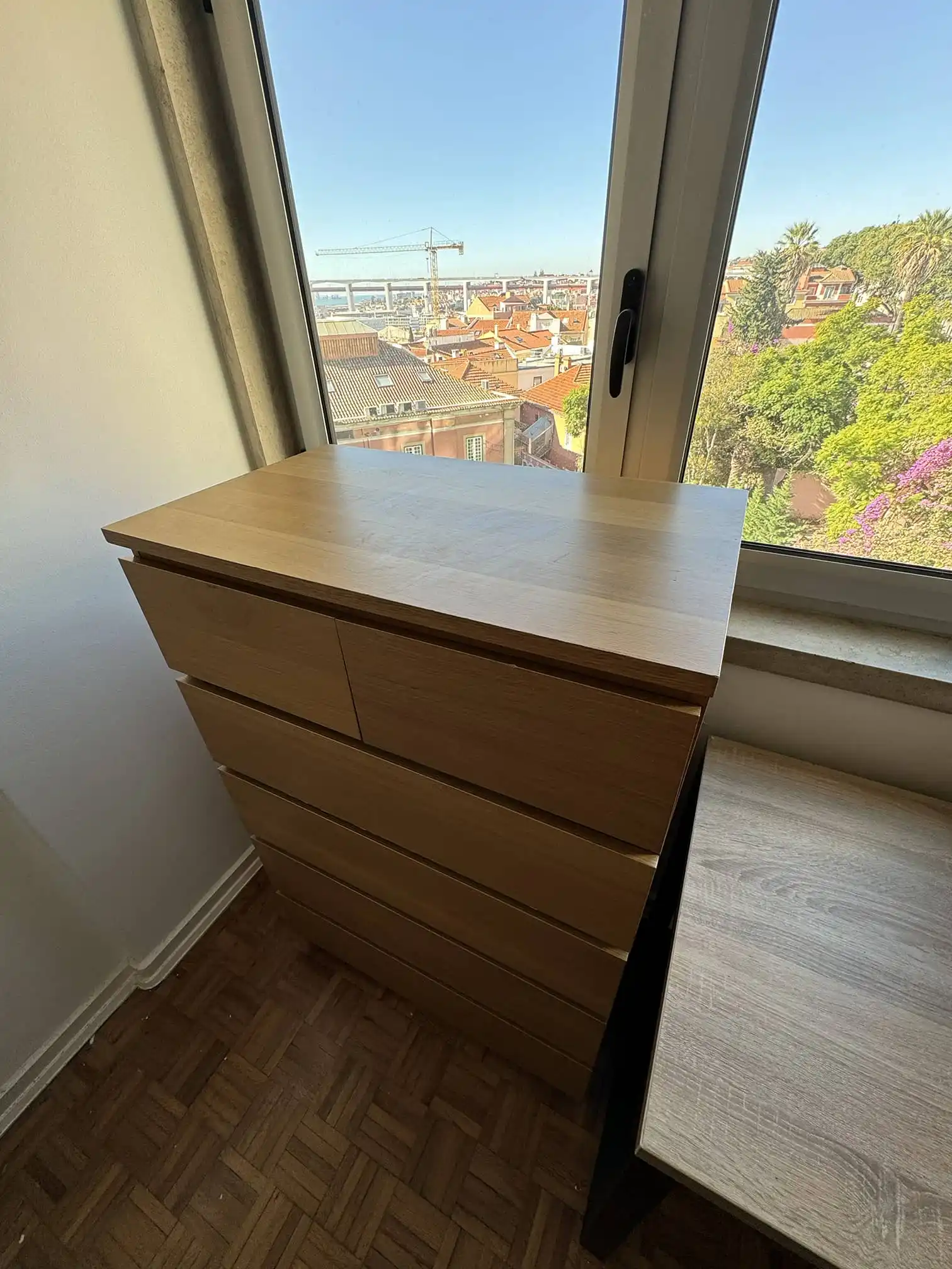 High wooden commode with 6 cases, 123cm high