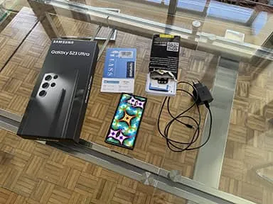 Samsung S23 Ultra 1TB, 10x Zoom Telephoto 12 GB RAM