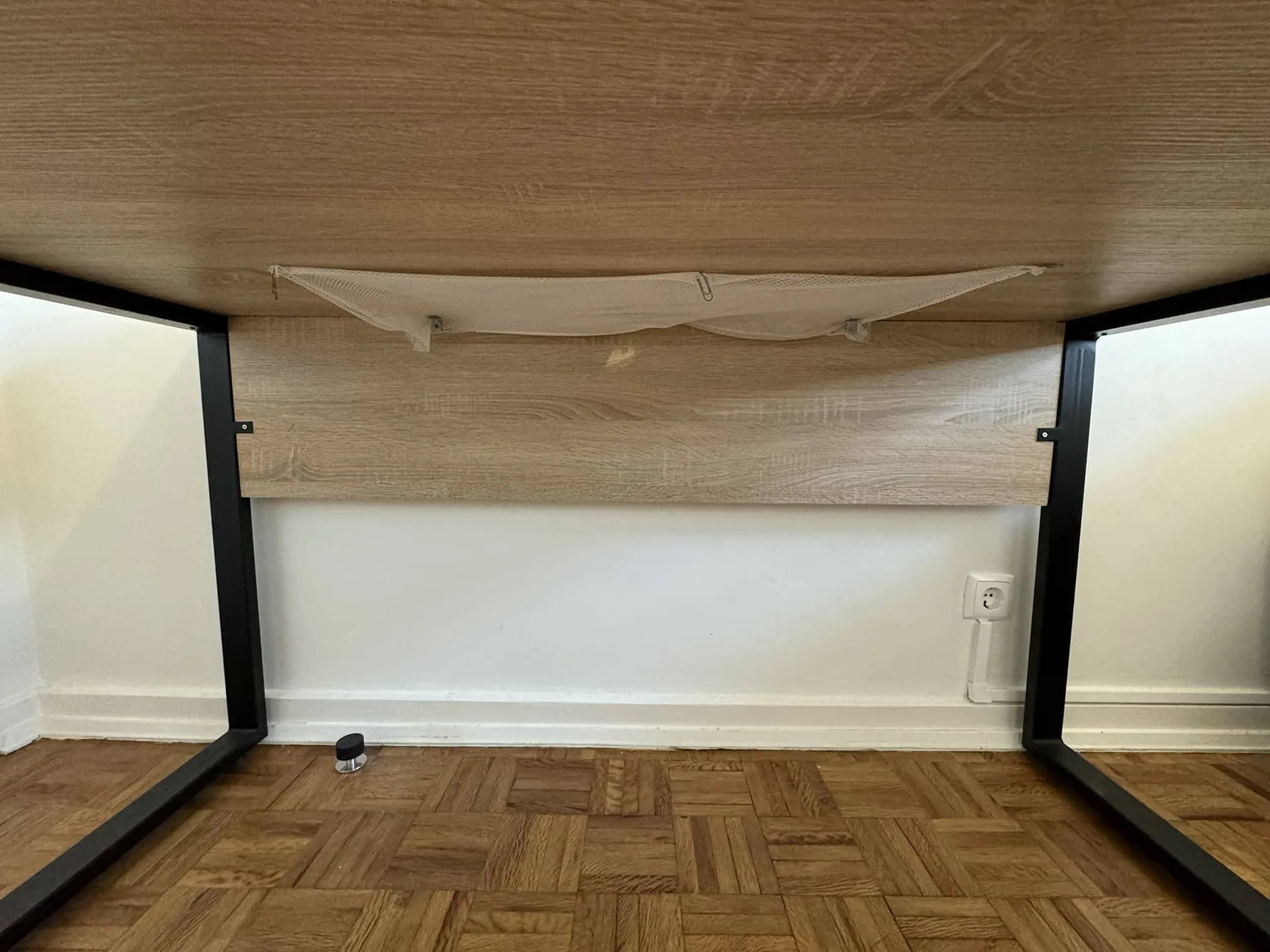 Wooden office table 138 cm x 65 cm with 1 hole for passing computer cables, only 1 available now !, photo 5